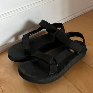 Teva Black Midform Universal Platform Sandal - size 7